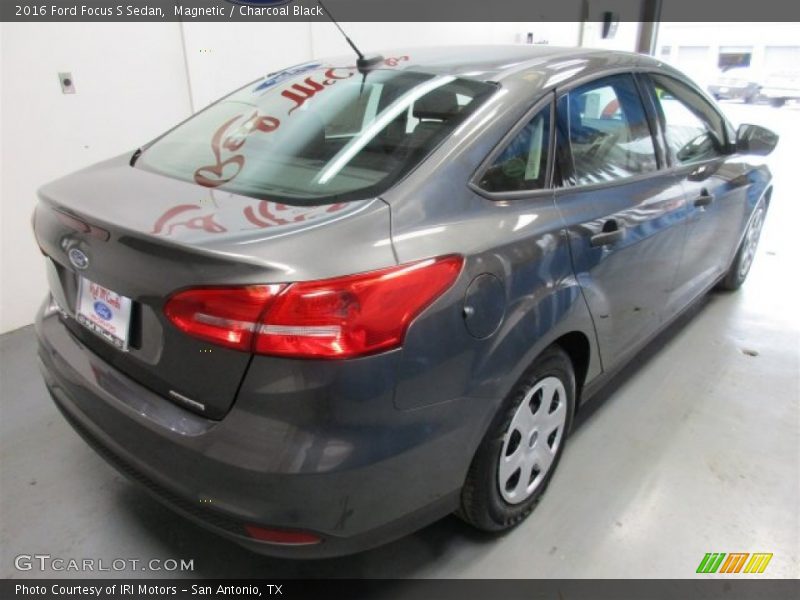 Magnetic / Charcoal Black 2016 Ford Focus S Sedan