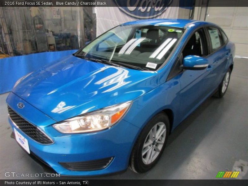 Blue Candy / Charcoal Black 2016 Ford Focus SE Sedan