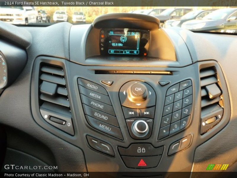 Tuxedo Black / Charcoal Black 2014 Ford Fiesta SE Hatchback