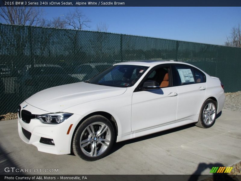 Front 3/4 View of 2016 3 Series 340i xDrive Sedan