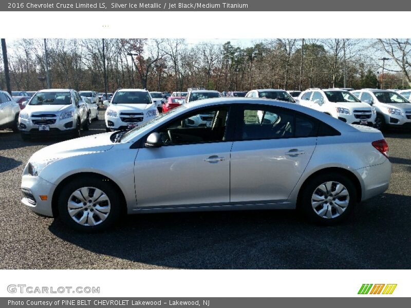 Silver Ice Metallic / Jet Black/Medium Titanium 2016 Chevrolet Cruze Limited LS
