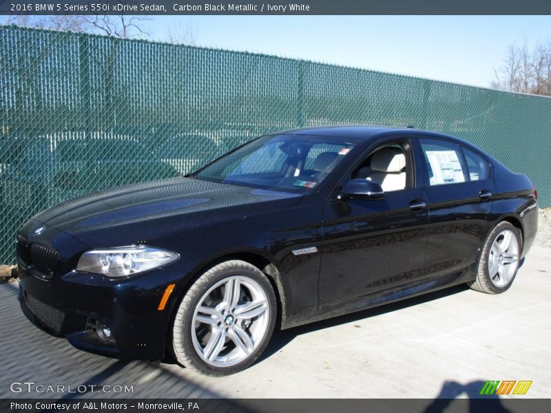 Front 3/4 View of 2016 5 Series 550i xDrive Sedan
