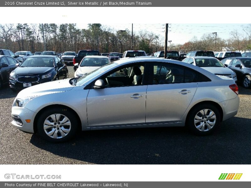 Silver Ice Metallic / Jet Black/Medium Titanium 2016 Chevrolet Cruze Limited LS