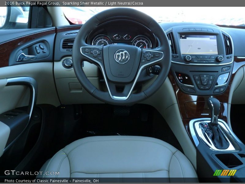 Sparkling Silver Metallic / Light Neutral/Cocoa 2016 Buick Regal Regal Group