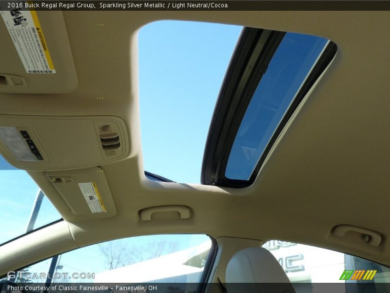 Sparkling Silver Metallic / Light Neutral/Cocoa 2016 Buick Regal Regal Group