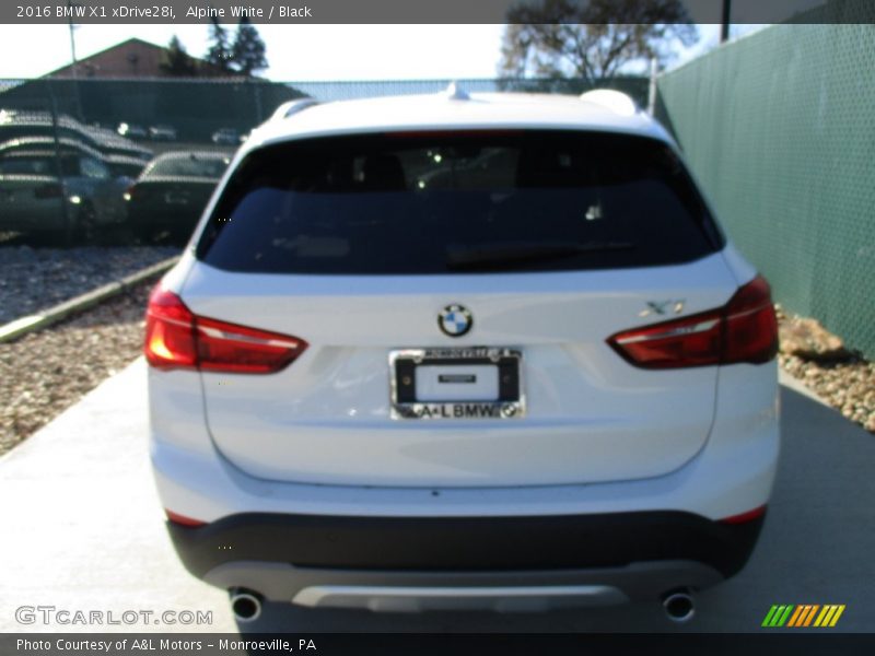 Alpine White / Black 2016 BMW X1 xDrive28i