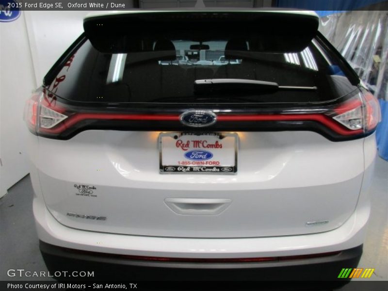 Oxford White / Dune 2015 Ford Edge SE