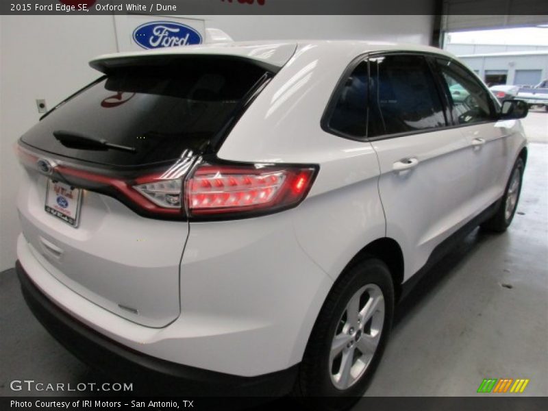 Oxford White / Dune 2015 Ford Edge SE