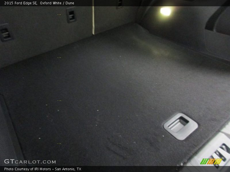 Oxford White / Dune 2015 Ford Edge SE
