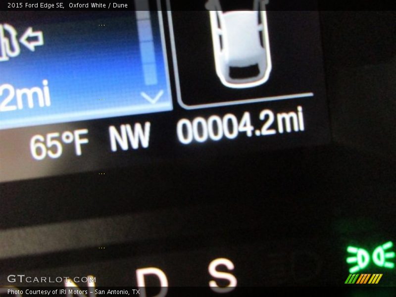 Oxford White / Dune 2015 Ford Edge SE