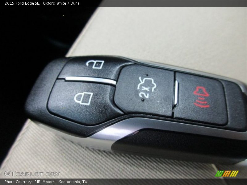 Oxford White / Dune 2015 Ford Edge SE