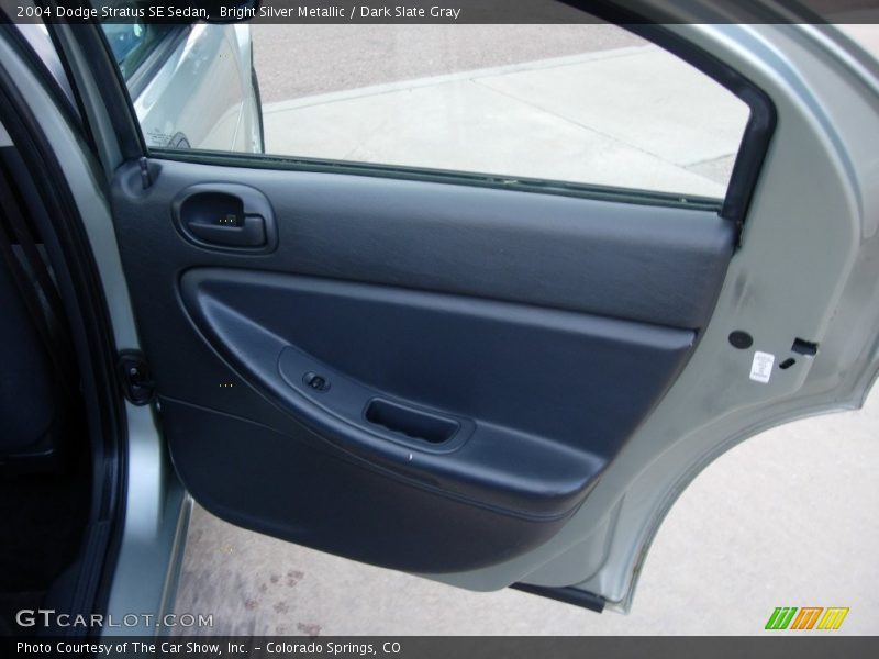 Bright Silver Metallic / Dark Slate Gray 2004 Dodge Stratus SE Sedan
