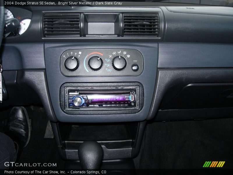 Bright Silver Metallic / Dark Slate Gray 2004 Dodge Stratus SE Sedan