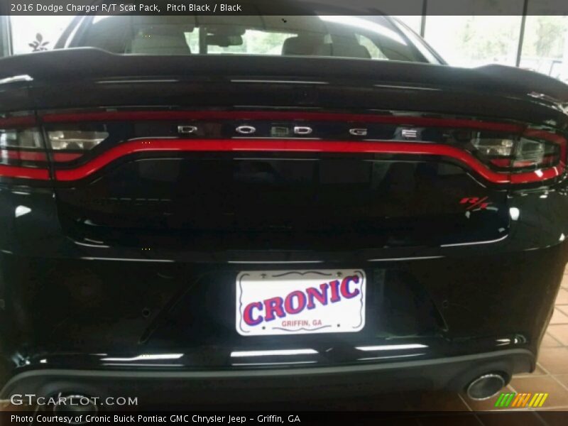 Pitch Black / Black 2016 Dodge Charger R/T Scat Pack