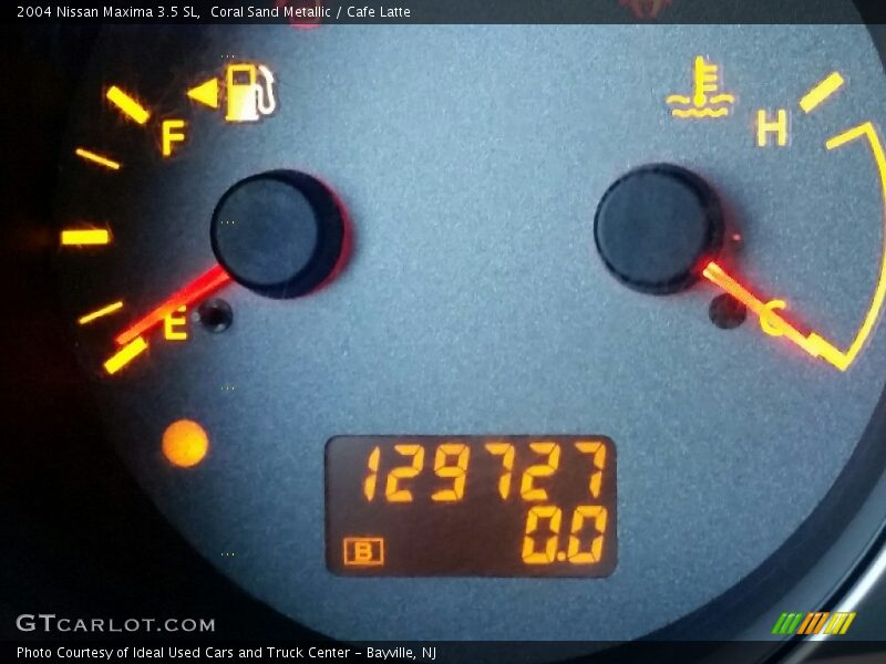 Coral Sand Metallic / Cafe Latte 2004 Nissan Maxima 3.5 SL