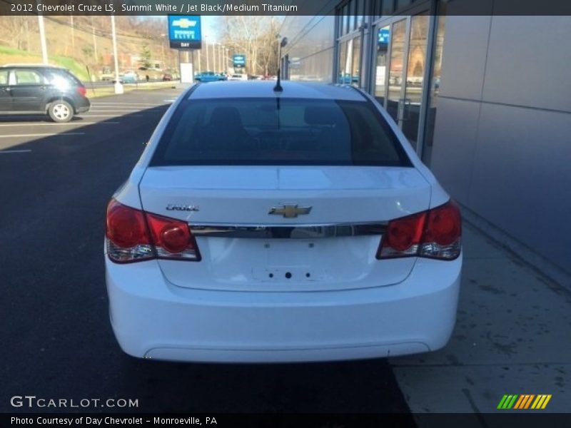 Summit White / Jet Black/Medium Titanium 2012 Chevrolet Cruze LS