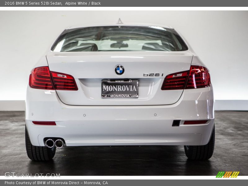 Alpine White / Black 2016 BMW 5 Series 528i Sedan