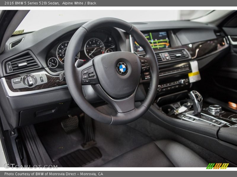 Alpine White / Black 2016 BMW 5 Series 528i Sedan