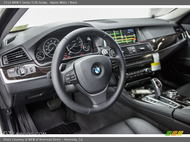 Alpine White / Black 2016 BMW 5 Series 528i Sedan