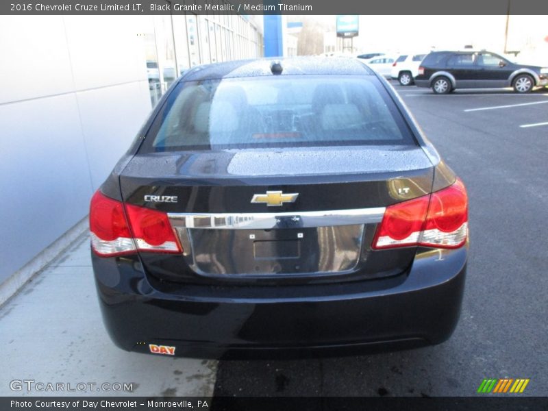 Black Granite Metallic / Medium Titanium 2016 Chevrolet Cruze Limited LT