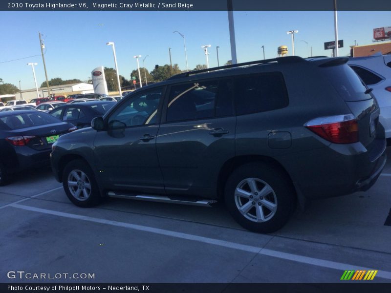Magnetic Gray Metallic / Sand Beige 2010 Toyota Highlander V6