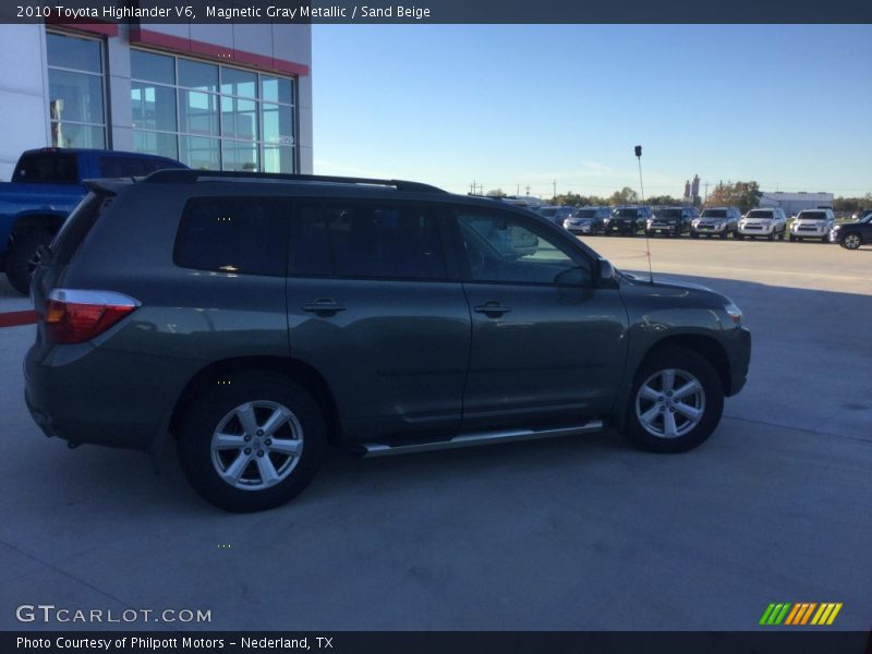 Magnetic Gray Metallic / Sand Beige 2010 Toyota Highlander V6