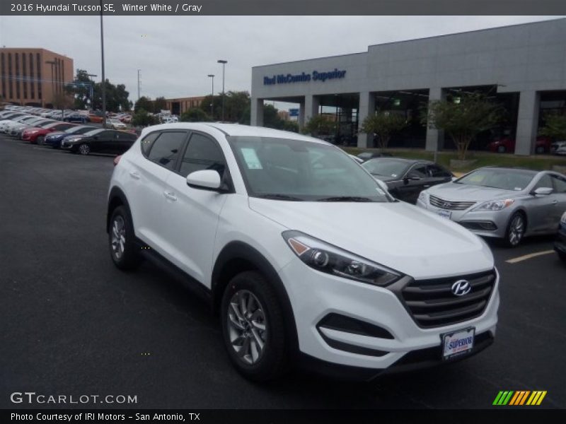 Winter White / Gray 2016 Hyundai Tucson SE