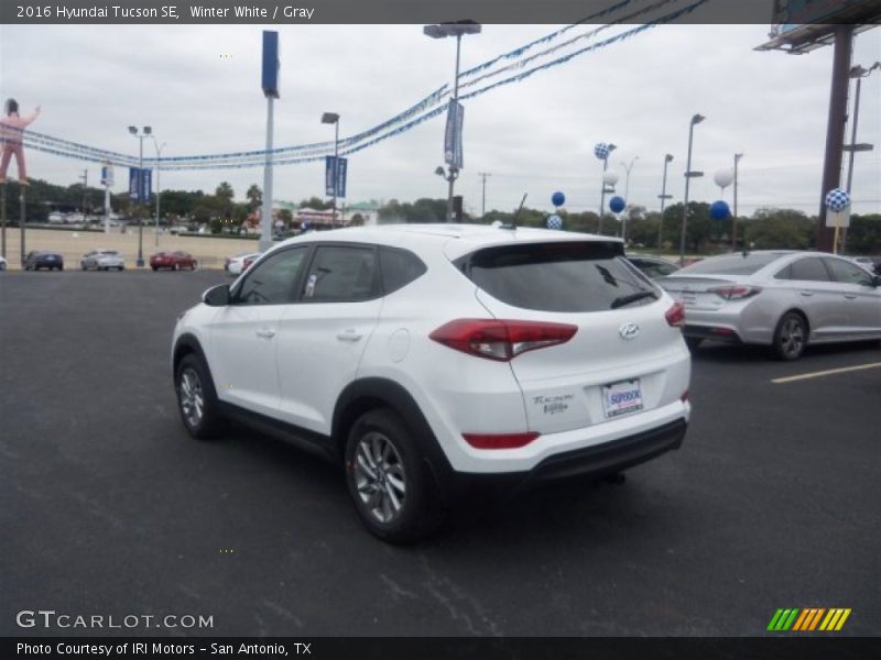 Winter White / Gray 2016 Hyundai Tucson SE