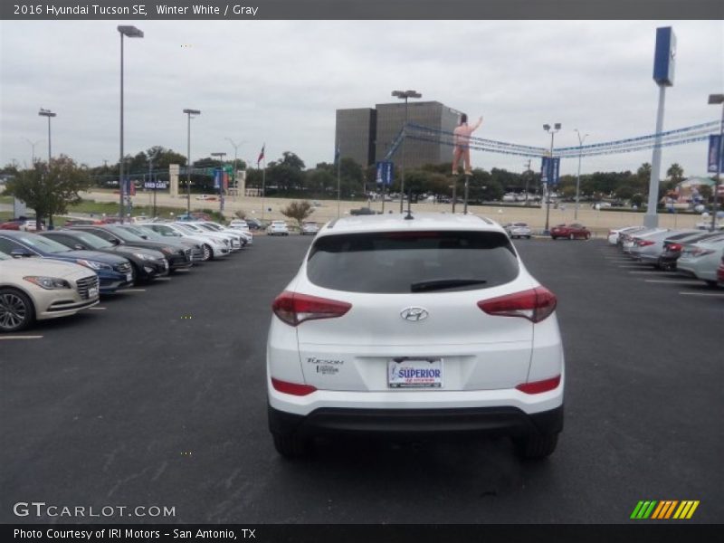 Winter White / Gray 2016 Hyundai Tucson SE