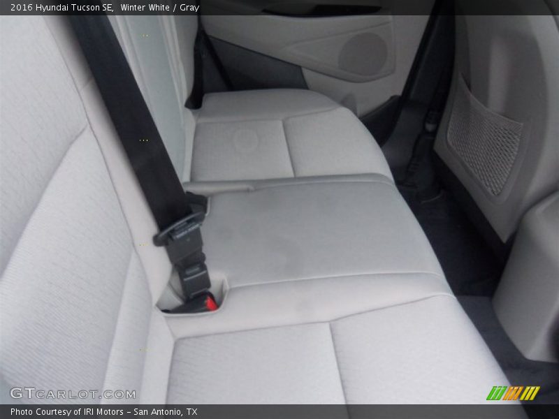 Winter White / Gray 2016 Hyundai Tucson SE