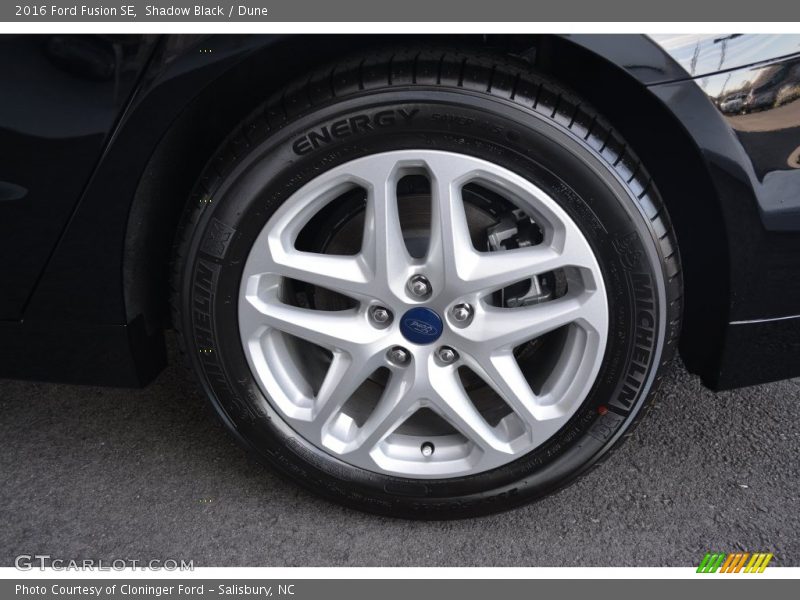 Shadow Black / Dune 2016 Ford Fusion SE