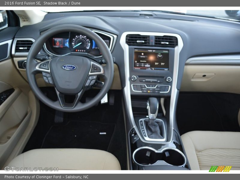 Shadow Black / Dune 2016 Ford Fusion SE