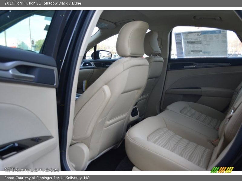 Shadow Black / Dune 2016 Ford Fusion SE
