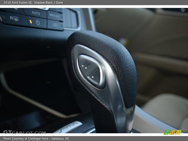 Shadow Black / Dune 2016 Ford Fusion SE