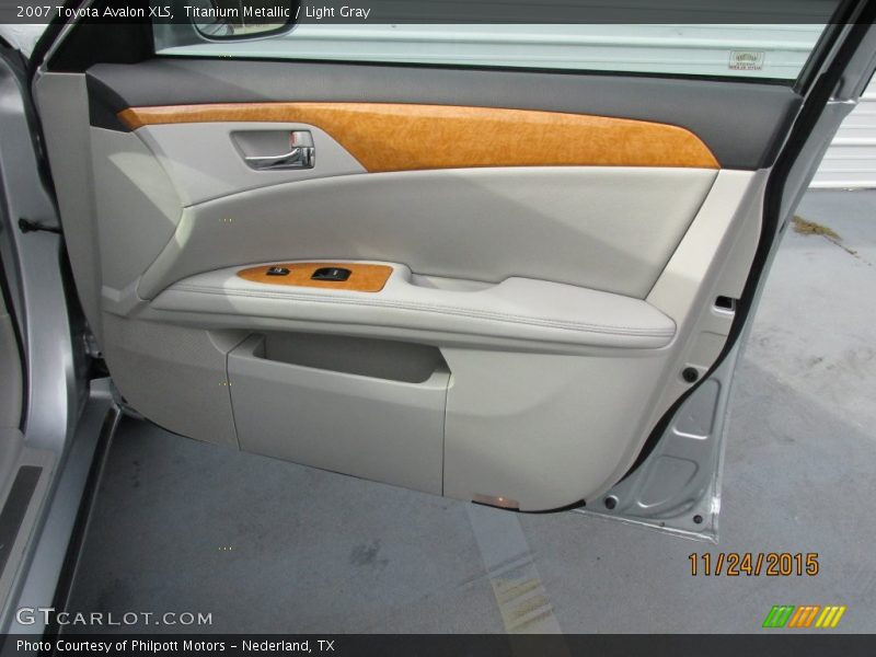 Titanium Metallic / Light Gray 2007 Toyota Avalon XLS