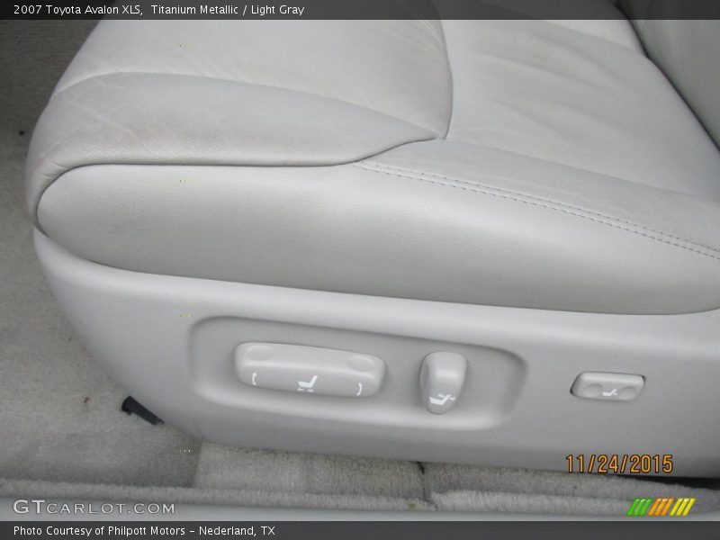Titanium Metallic / Light Gray 2007 Toyota Avalon XLS