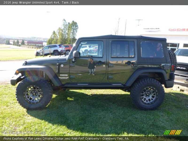 Tank / Black 2016 Jeep Wrangler Unlimited Sport 4x4