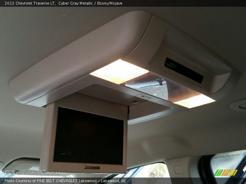 Cyber Gray Metallic / Ebony/Mojave 2013 Chevrolet Traverse LT