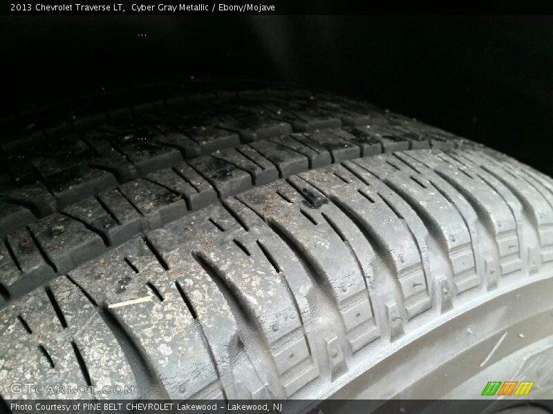 Cyber Gray Metallic / Ebony/Mojave 2013 Chevrolet Traverse LT