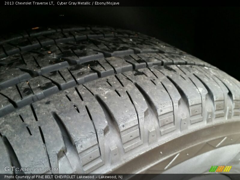 Cyber Gray Metallic / Ebony/Mojave 2013 Chevrolet Traverse LT
