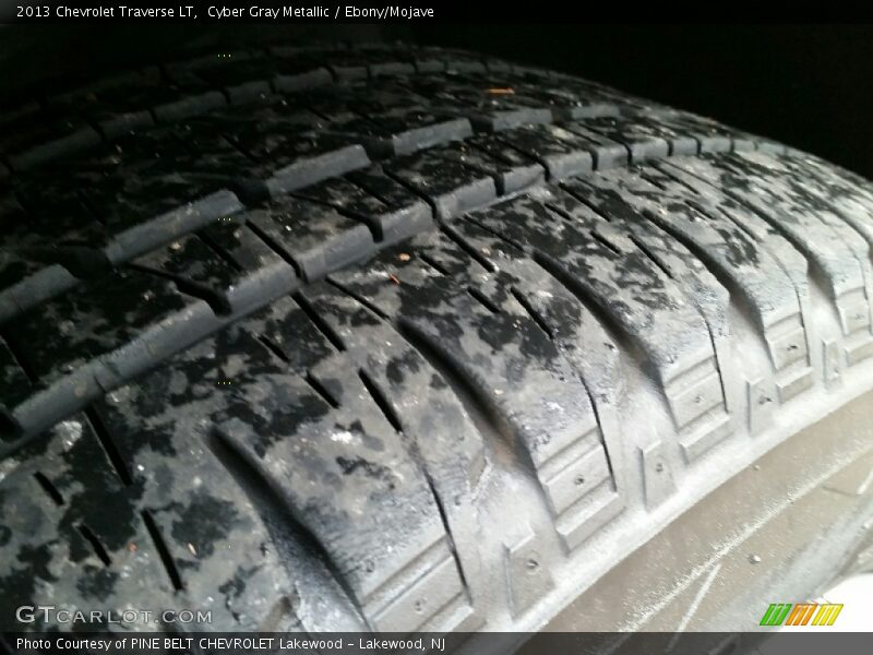 Cyber Gray Metallic / Ebony/Mojave 2013 Chevrolet Traverse LT