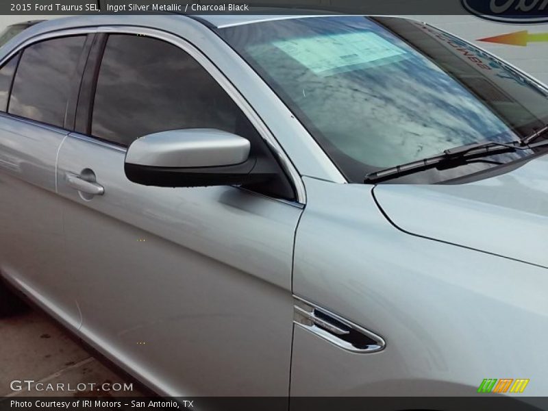 Ingot Silver Metallic / Charcoal Black 2015 Ford Taurus SEL
