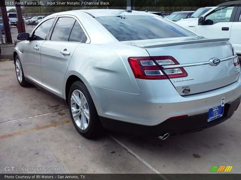 Ingot Silver Metallic / Charcoal Black 2015 Ford Taurus SEL