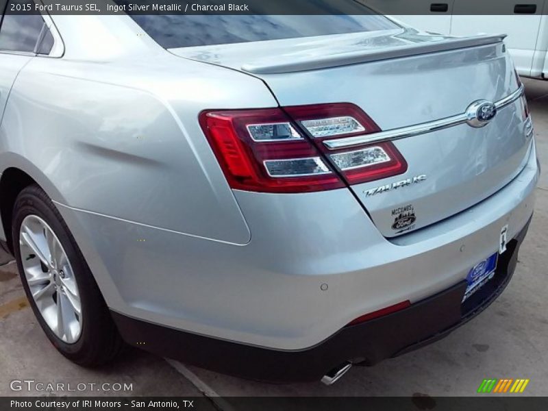 Ingot Silver Metallic / Charcoal Black 2015 Ford Taurus SEL