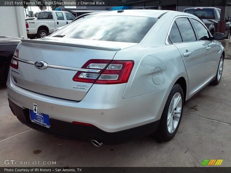 Ingot Silver Metallic / Charcoal Black 2015 Ford Taurus SEL