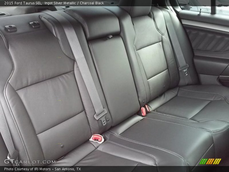 Ingot Silver Metallic / Charcoal Black 2015 Ford Taurus SEL