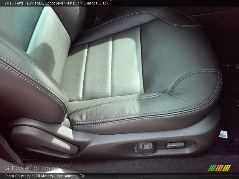 Ingot Silver Metallic / Charcoal Black 2015 Ford Taurus SEL