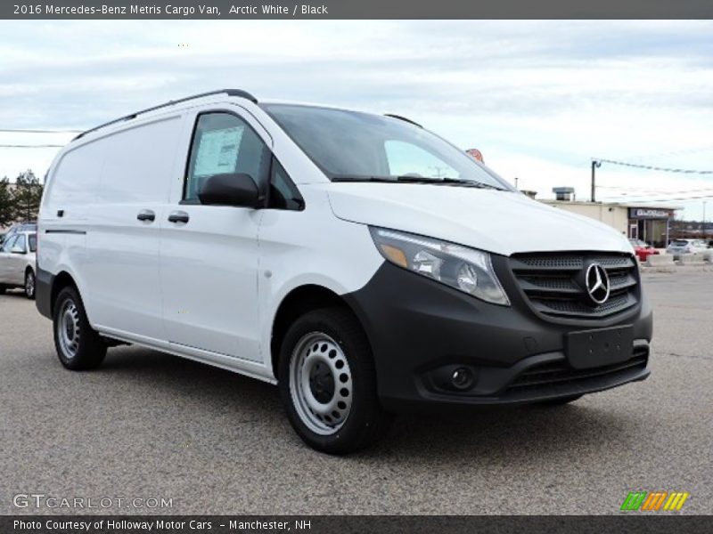 Front 3/4 View of 2016 Metris Cargo Van