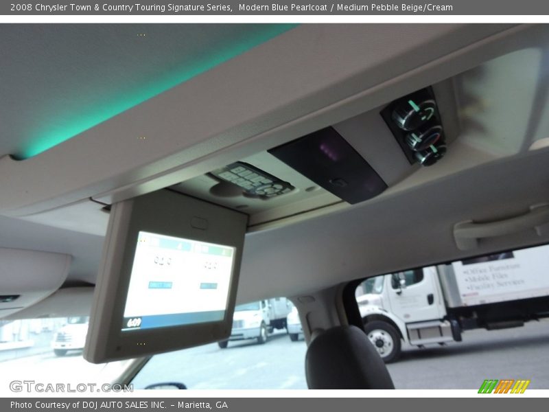 Modern Blue Pearlcoat / Medium Pebble Beige/Cream 2008 Chrysler Town & Country Touring Signature Series