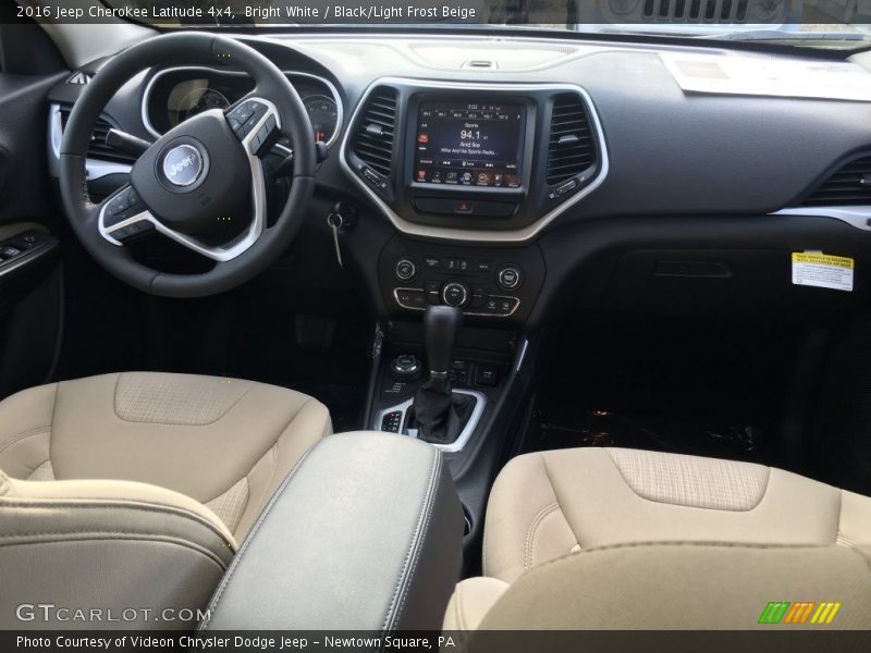 Bright White / Black/Light Frost Beige 2016 Jeep Cherokee Latitude 4x4